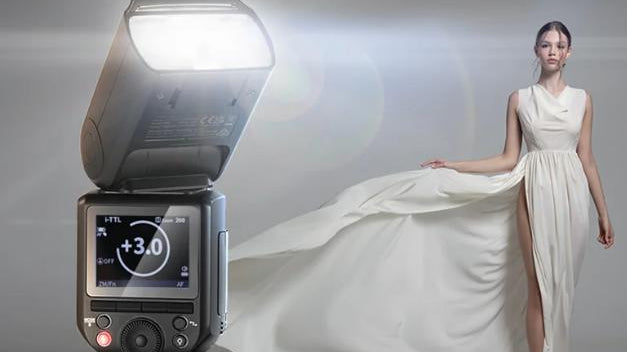 TTL vs. Manual Flash: A Clear Comparison of Features and Uses
