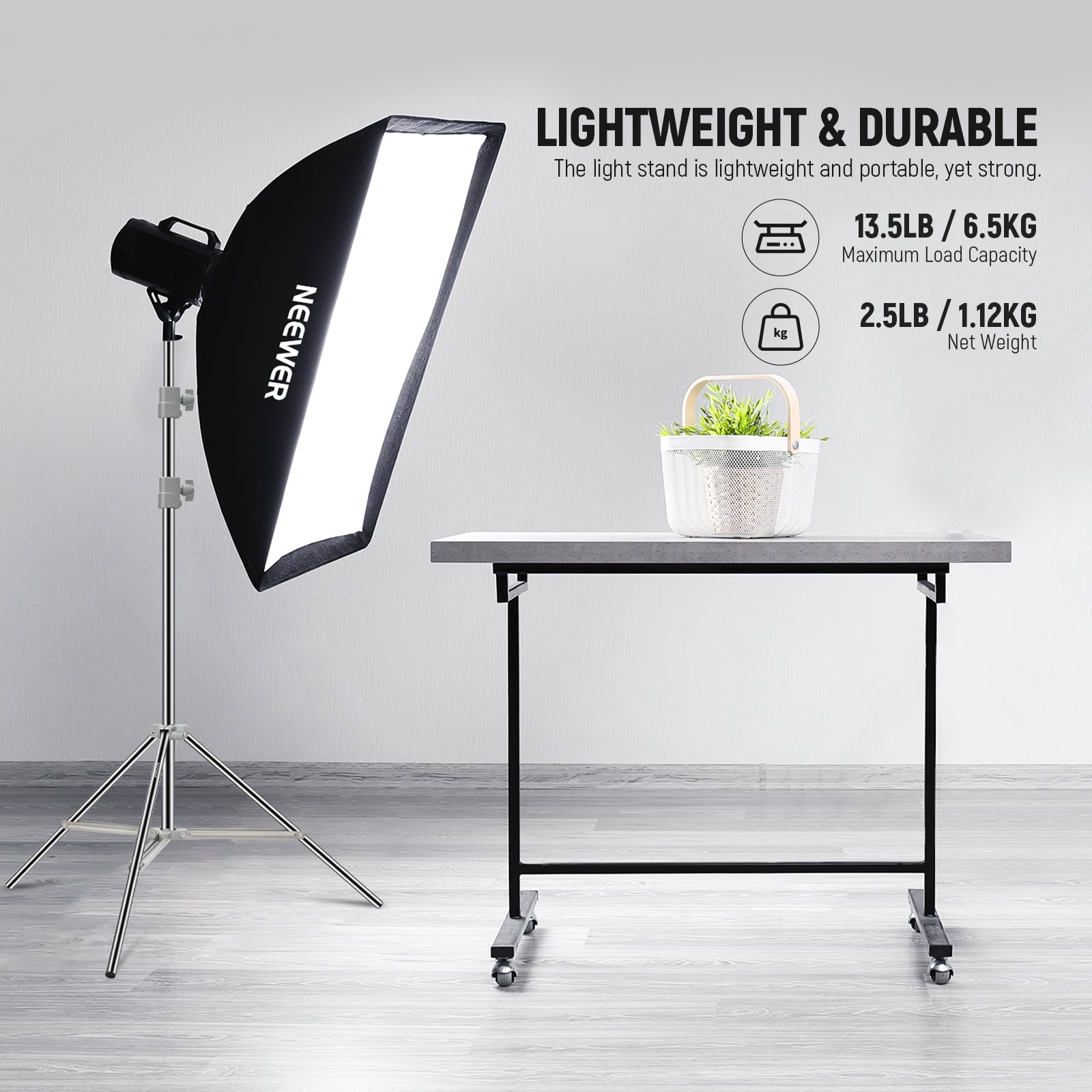 NEEWER ST-190SS Photography Lamp Stand is lightweight and durable.