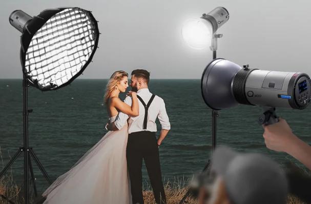 NEEWER Q300 300Ws 2.4G Outdoor Strobe Flash